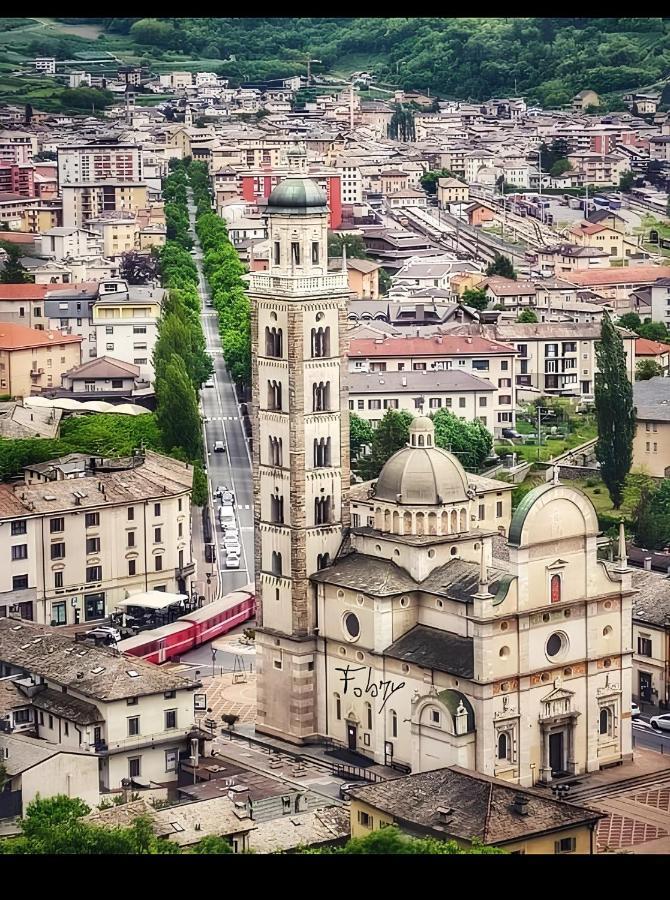 Residenza Basilica Lägenhet Tirano Exteriör bild